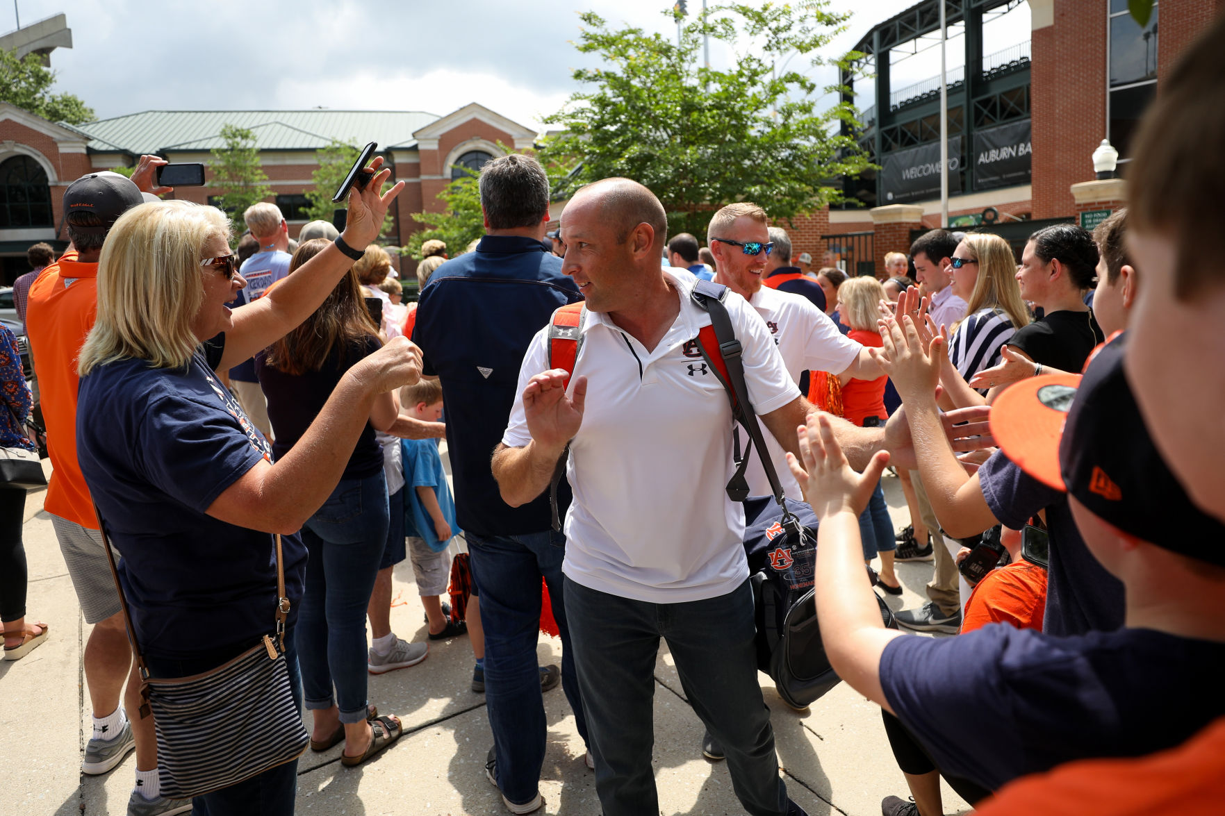 Auburn baseball departs for College World Series in Omaha
